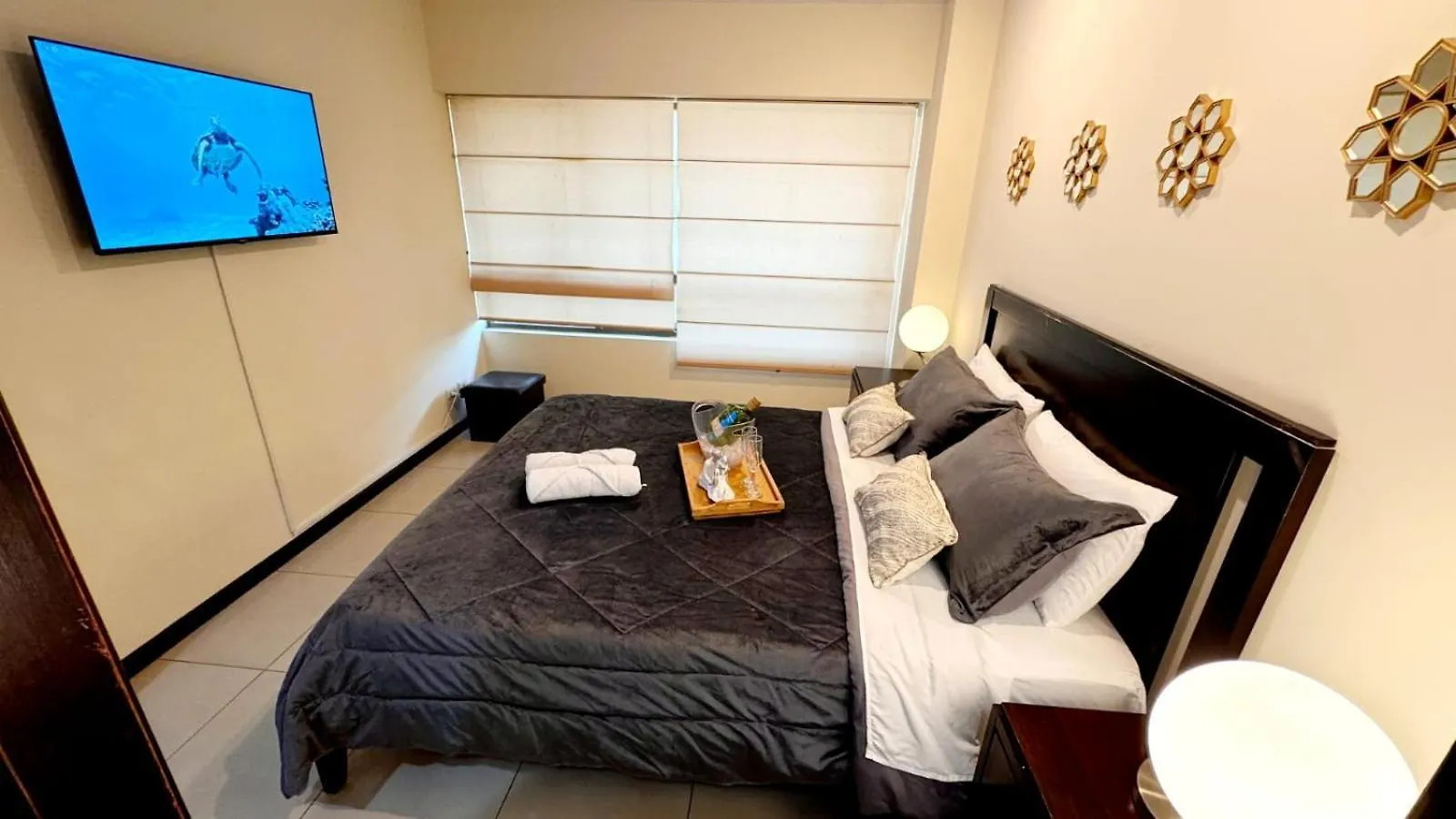 Ecusuites Torre Sol Mall Del Sol جواياكيل شقة